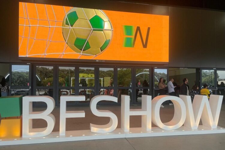 Clima de Copa do Mundo está em diferentes espaços da feira