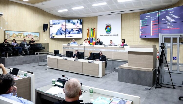 Votações em segundo turno foram realizadas na sessão desta segunda-feira. Maíra Kiefer/CMNH