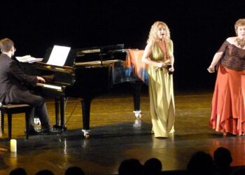 O concerto revela a riqueza da canção de concerto brasileira, onde o folclore e a sofisticação se encontram. Neemias Santos/Divulgação