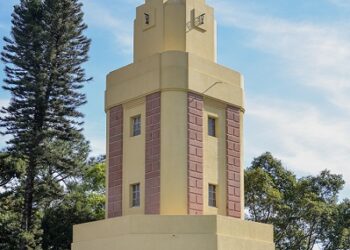 Monumento ao Imigrante foi inaugurado em novembro de 1927 e está a caminho do seu centenário. Leonardo Rosa/Divulgação