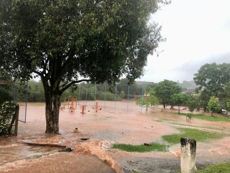 Os riscos de alagamentos são reais em diferentes pontos do Estado