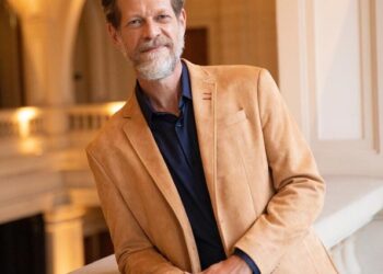 Com mais de 30 anos de carreira no teatro, cinema e televisão, Felipe Kannenberg é ator, diretor e produtor cultural. Divulgação