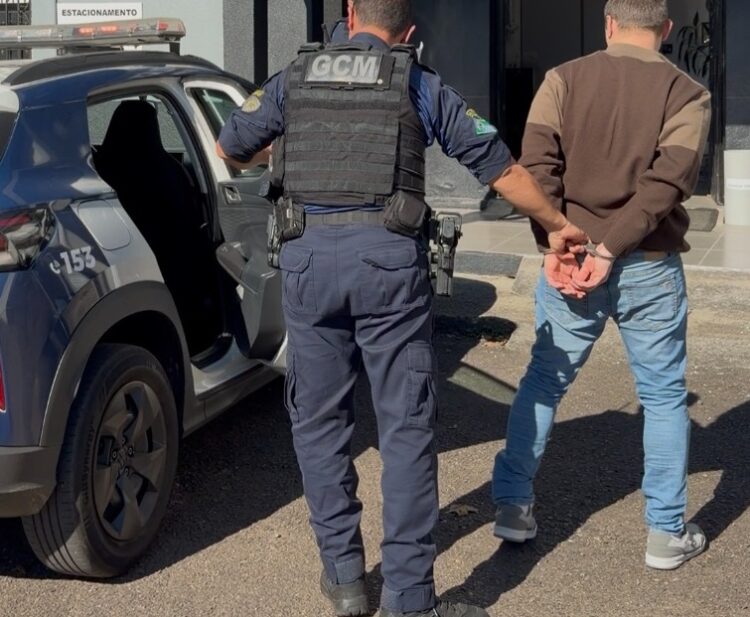 Com base nas características do suspeito, os agentes iniciaram as buscas pela região central e localizaram o indivíduo. PMEV/Divulgação