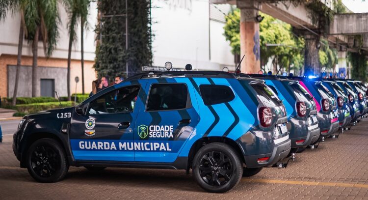 Entrega oficial das viaturas foi realizada nesta sexta-feira na Praça Punta del Este. Thiago Dorscheid/PMNH