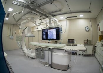 O principal avanço da nova estrutura é a incorporação do angiógrafo Philips Azurion 5, equipamento que passa a ser patrimônio próprio do Hospital Municipal. Thiago Dorscheid/PMNH