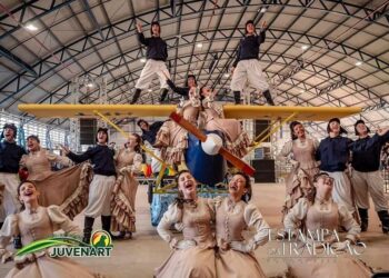 Avião foi um dos destaques na apresentação do grupo de Novo Hamburgo. Divulgação
