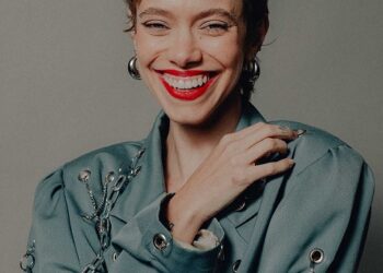 Mari Krüger construiu sua comunidade com vídeos que mesclam ciência, humor, criatividade e lifestyle. Divulgação