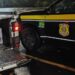 A equipe realizou a abordagem de um veículo no km 97 da rodovia. PRF/Divulgação