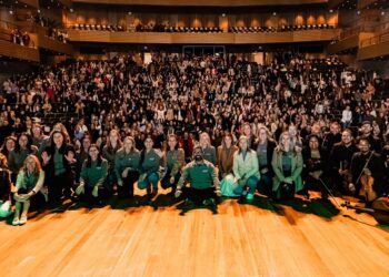 Fórum Regional de Educação da Sicredi Pioneira Sicredi Pioneira reuniu 1,4 mil educadores no Teatro Feevale. Divulgação