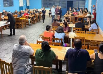 Trabalhadores estão sendo informados do andamento das ações do sindicato. Divulgação