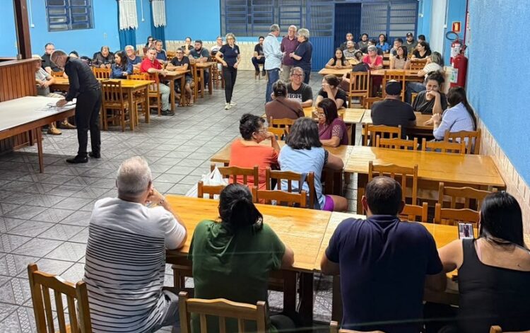 Trabalhadores estão sendo informados do andamento das ações do sindicato. Divulgação
