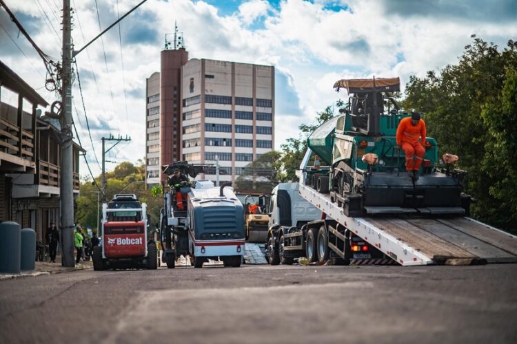 Avenida Coronel Travassos começou a receber melhorias no dia 22 de setembro de 2026. Thiago Dorscheid/PMNH