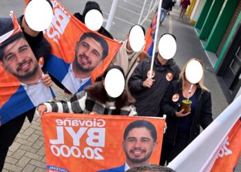 Militância de Giovane Byl fazendo campanha no Centro de Novo Hamburgo