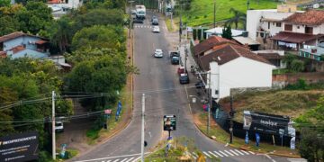 Quem circula pela Coronel Travassos precisa ficar atento às alterações. Thiago Dorscheid/PMNH