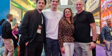 Família que lidera a trajetória do Grupo JW – Arquitetura Essencial. Divulgação