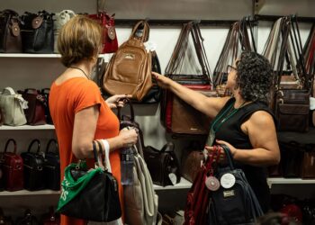 Evento terá cerca de 200 expositores e mais de 500 marcas de calçados, bolsas, roupas, acessórios, itens para casa e outros produtos. Divulgação