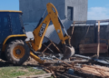 Equipes da Prefeitura se mobilizaram para derrubar as estruturas. PMNH/Divulgação