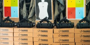 O calibre 9 mm é amplamente empregado por instituições policiais. Thiago Dorscheid/Divulgação