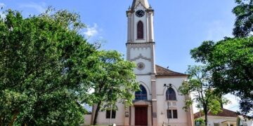 Igreja Três Reis Magos fica no coração do bairro Hamburgo Velho