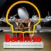 Família Führ celebrando o reconhecimento internacional no Aeroporto Tempelhof. Fotos Divulgação